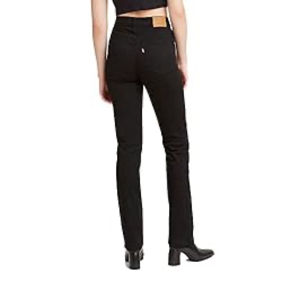 Levi's Women's Premium 724 High Rise Straight Leg - Picture 3 of 6